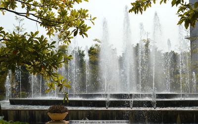 城市脈動(dòng) 噴泉之美與象征